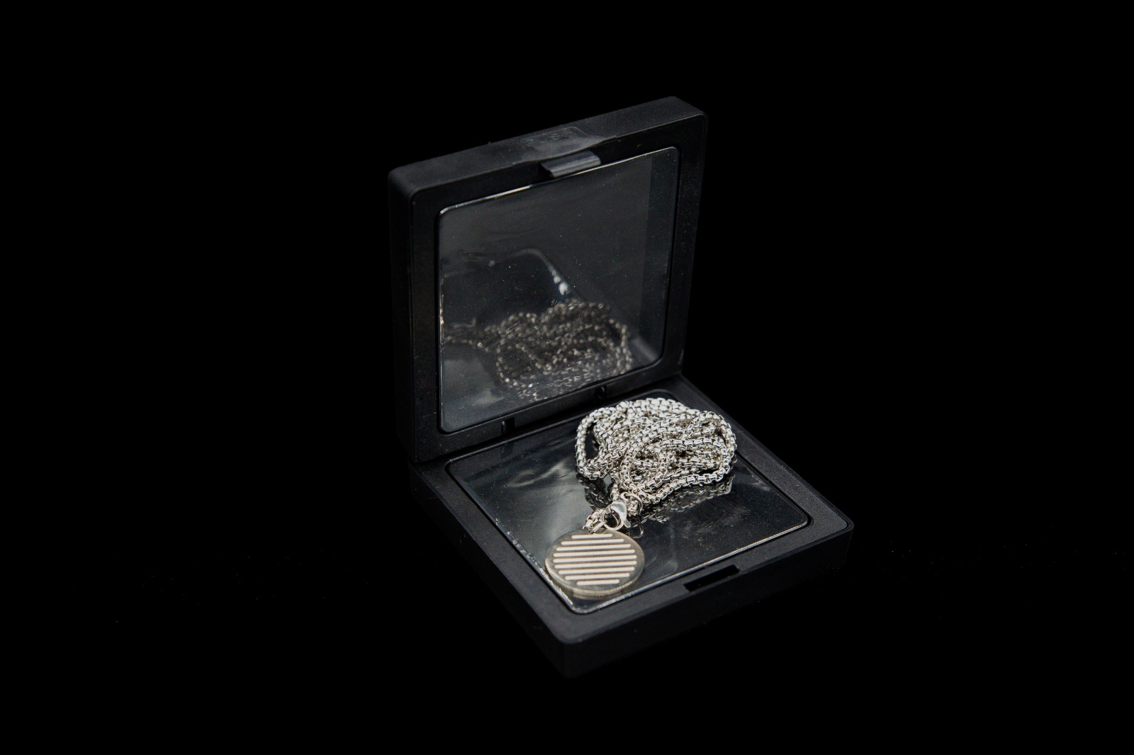 QHE Pendant Necklace – Premium Stainless Steel Design